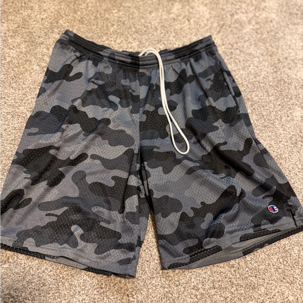 Size L Champion Men's Gray and Black Camo Mesh Athletic Shorts
